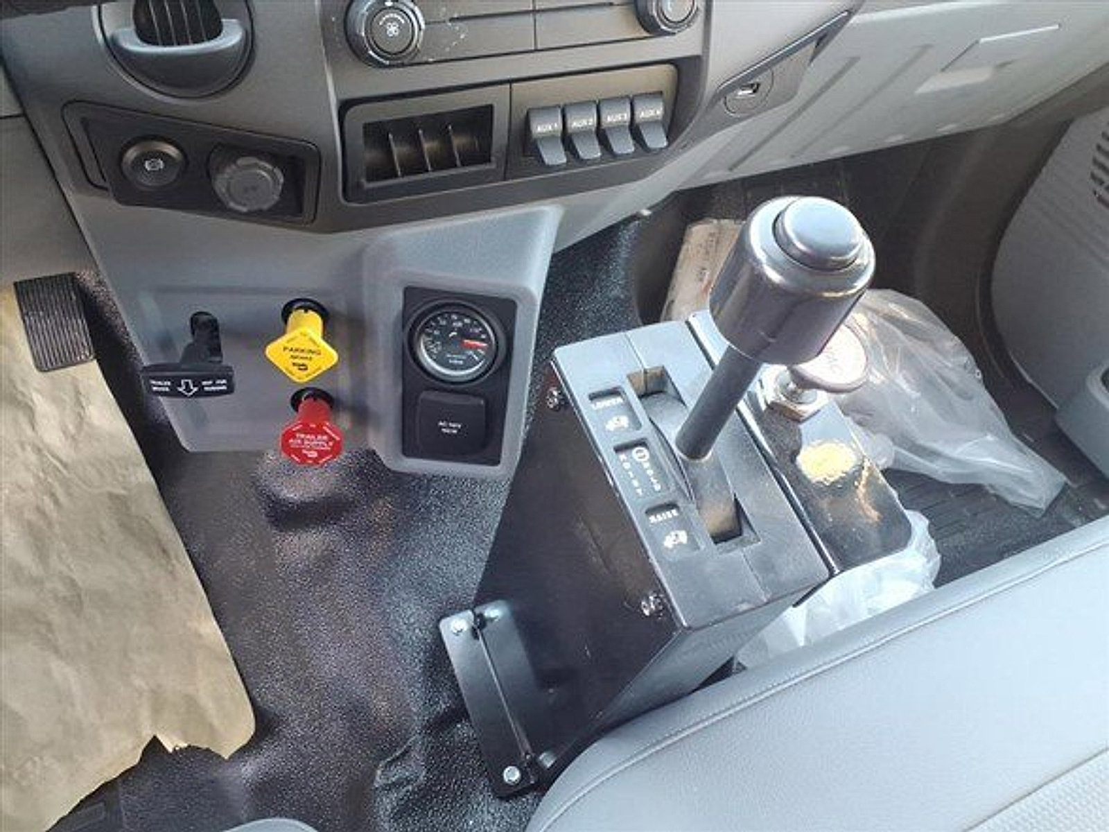 New 2027 Ford F750 2WD Regular Cab Super Duty image 19