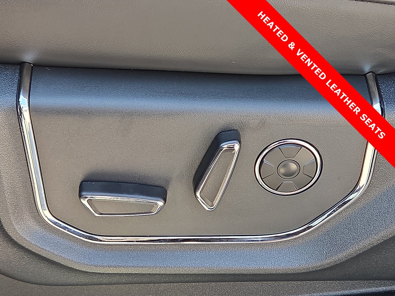 Used 2024 Ford Expedition Platinum AWD/4WD image 16
