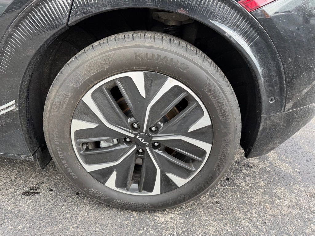 Used 2024 Kia EV6 Wind w/ Wind Technology Package AWD/4WD image 5