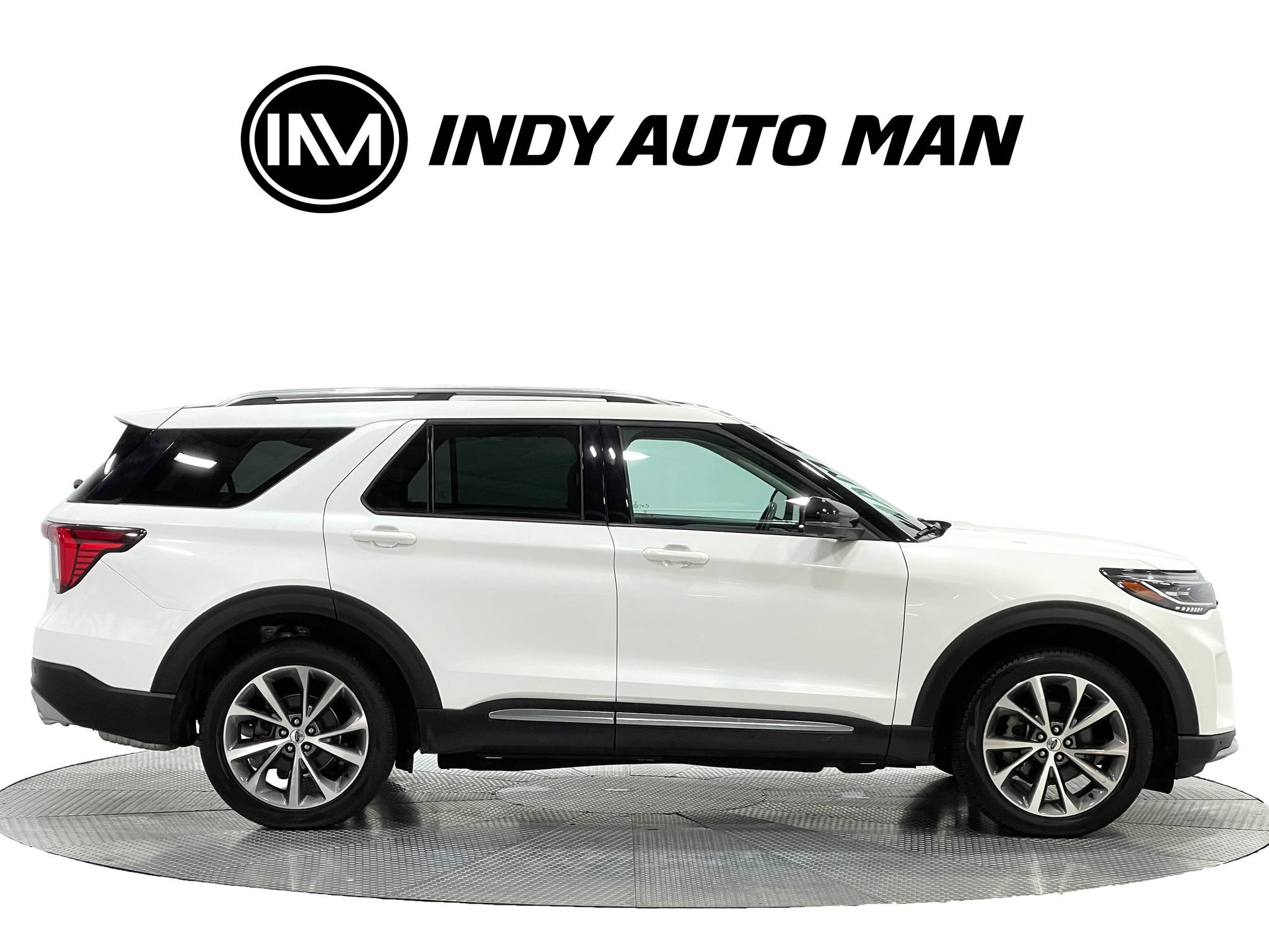 Used 2025 Ford Explorer Platinum w/ Ultimate Package AWD/4WD image 3