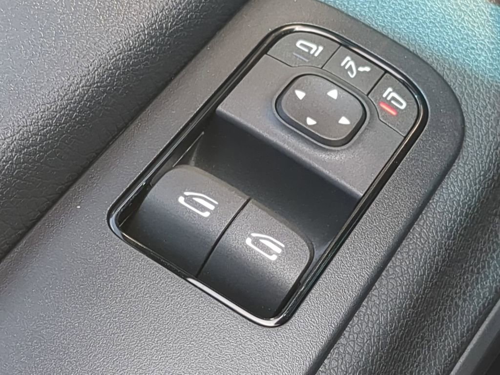 Used 2024 Mercedes-Benz Sprinter 2500 image 10