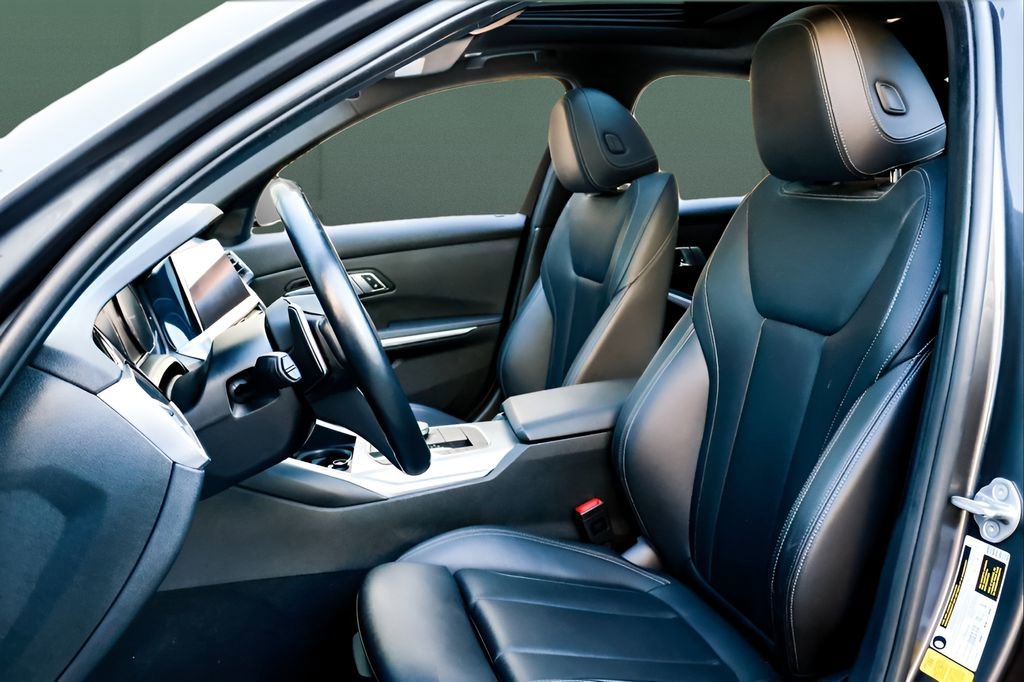 Used 2022 BMW 330i Sedan image 2
