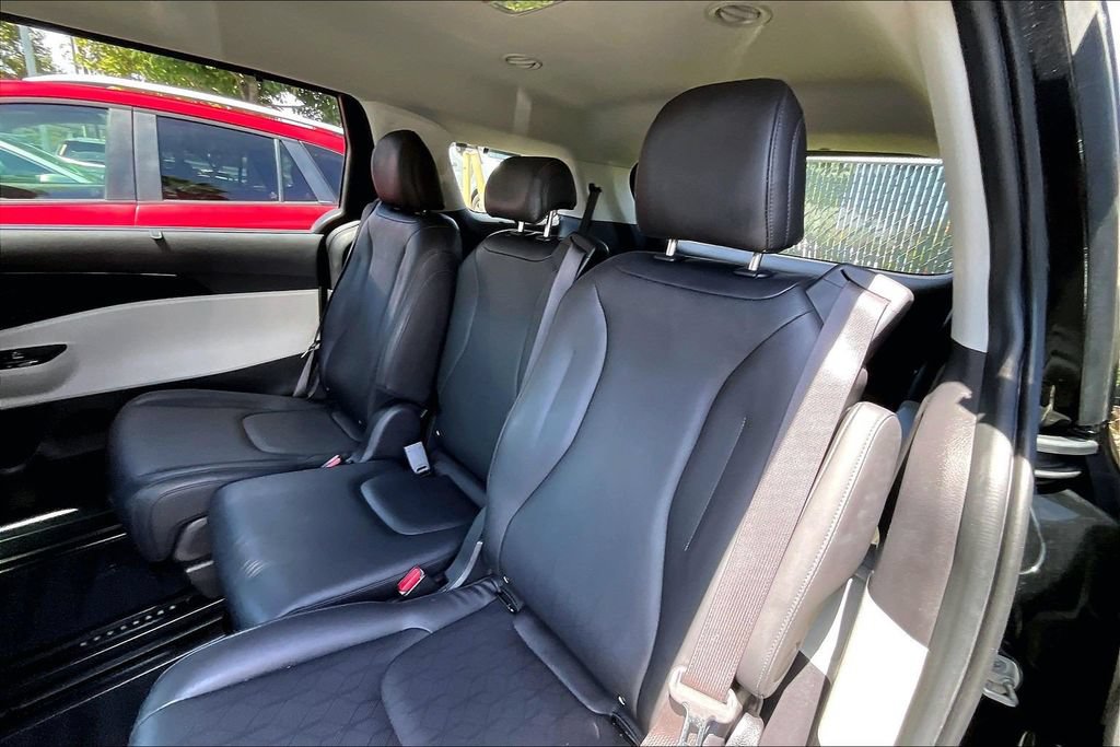Certified 2024 Kia Carnival SX FWD image 15