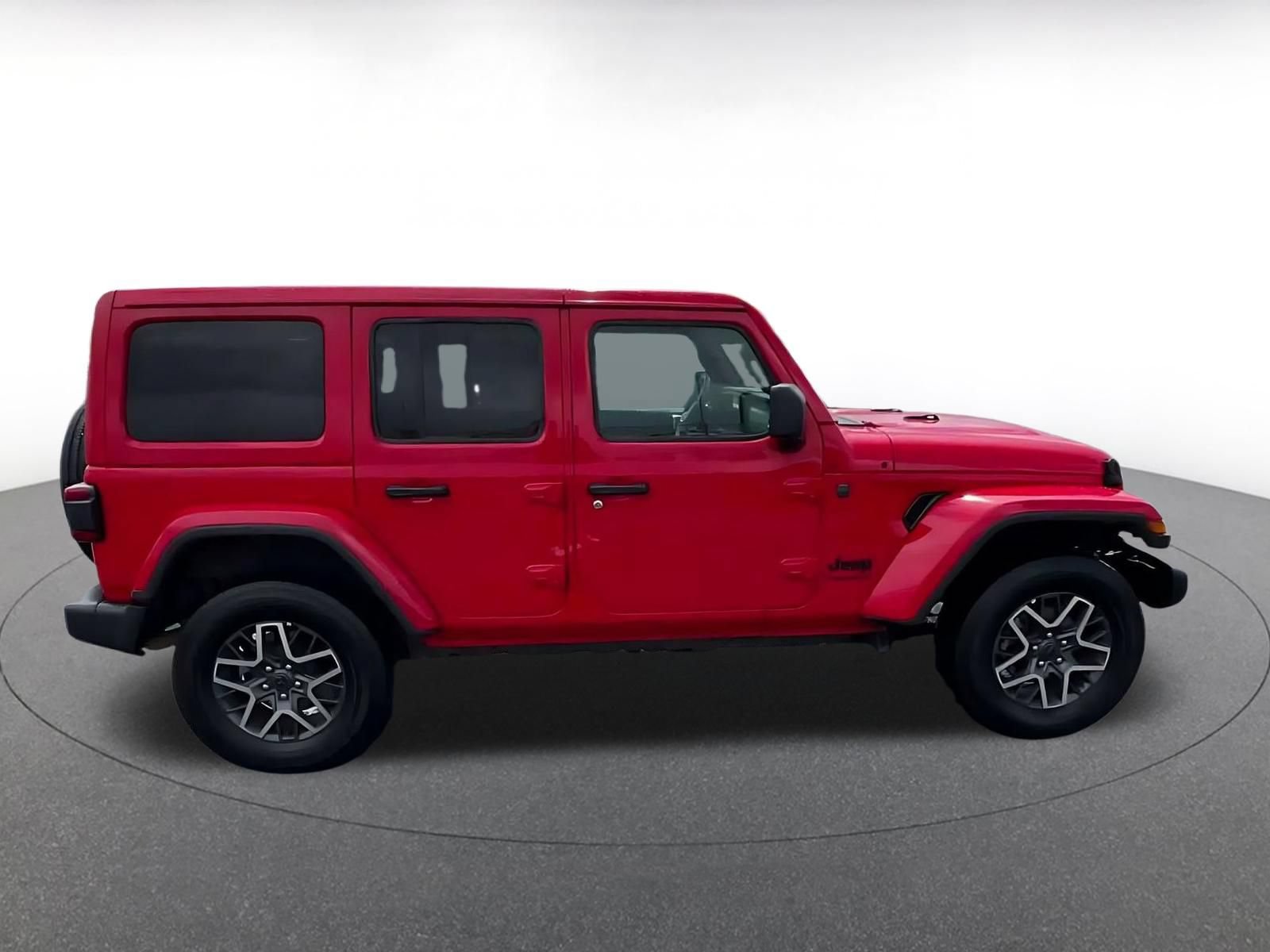 Used 2025 Jeep Wrangler Unlimited Sahara AWD/4WD image 15