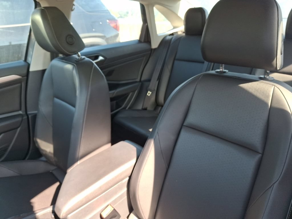 Used 2019 Volkswagen Jetta SE w/ Cold Weather Package FWD image 10