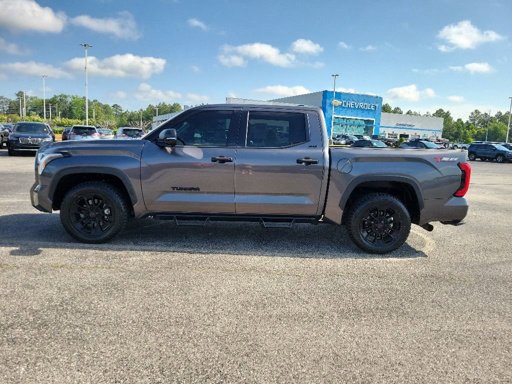 Used 2022 Toyota Tundra SR5 w/ Convenience Package RWD image 4