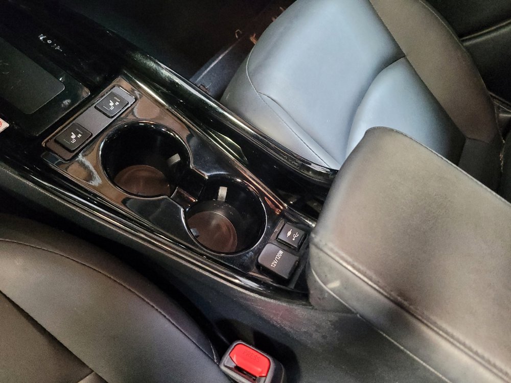 Used 2019 Toyota Prius XLE AWD/4WD image 26