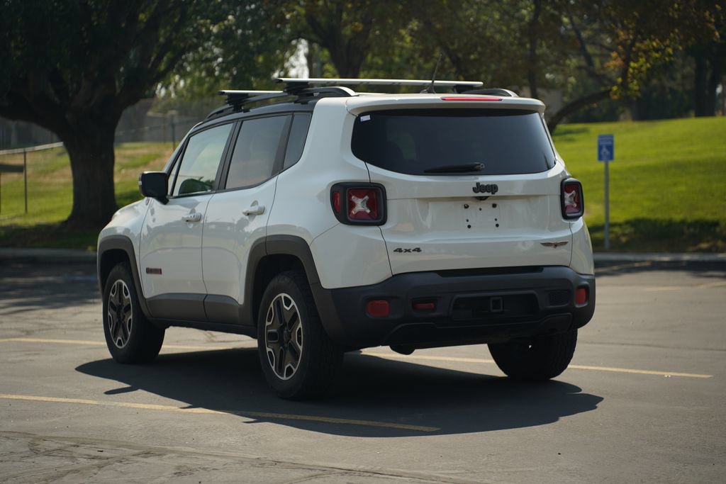 Used 2017 Jeep Renegade Trailhawk AWD/4WD image 3