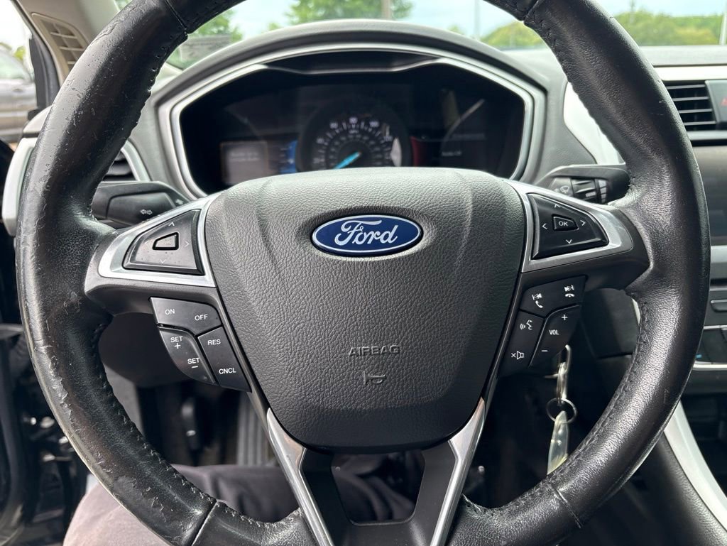 Used 2016 Ford Fusion SE FWD image 21