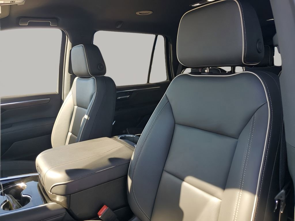 Used 2025 Chevrolet Tahoe Premier image 31