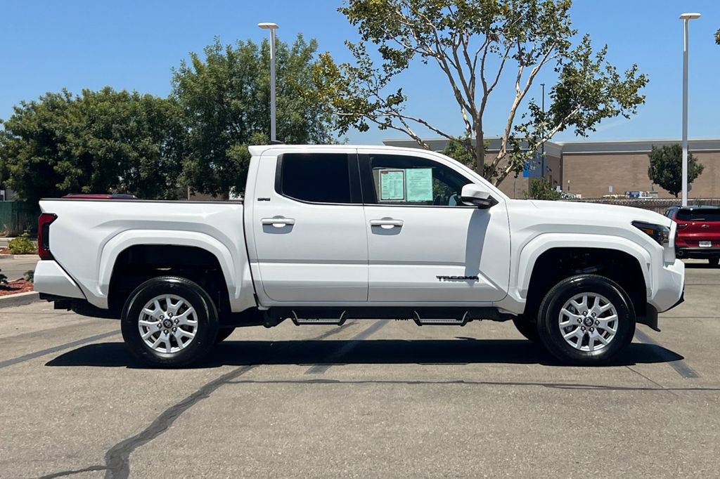 Certified 2025 Toyota Tacoma SR5 w/ SR5 Upgrade Package AWD/4WD image 3