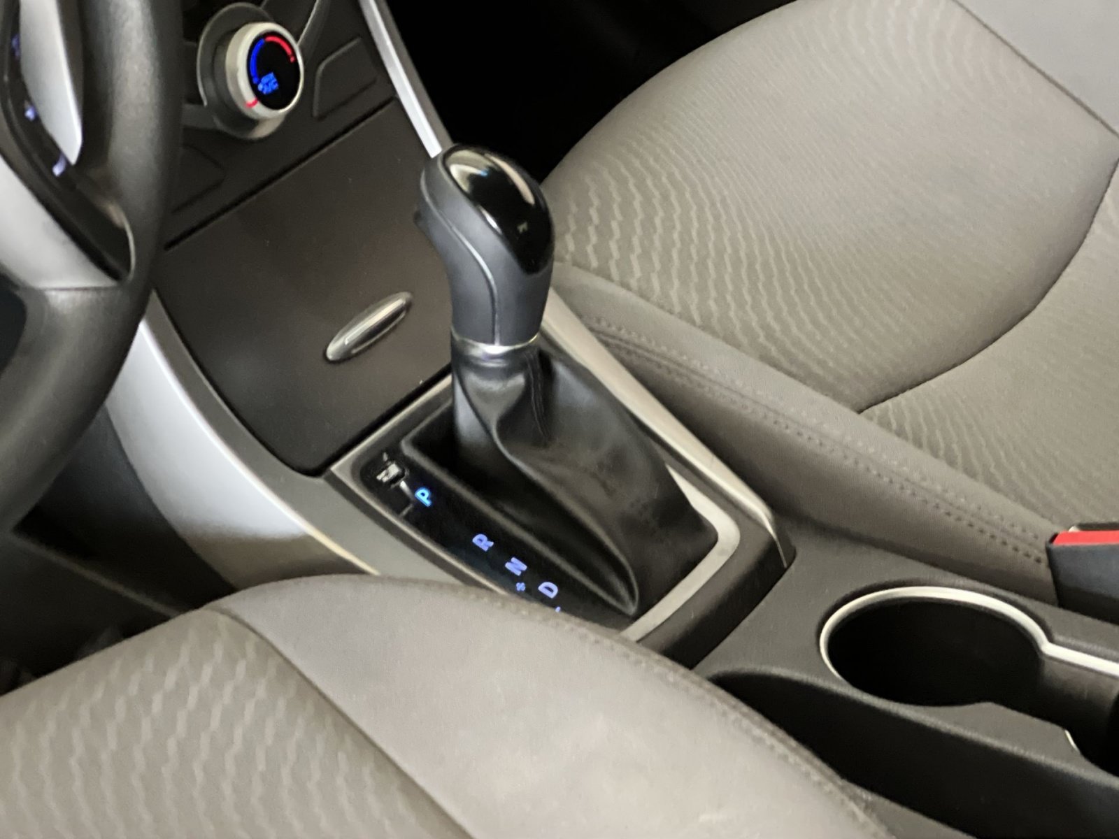 Used 2014 Hyundai Elantra SE FWD image 35