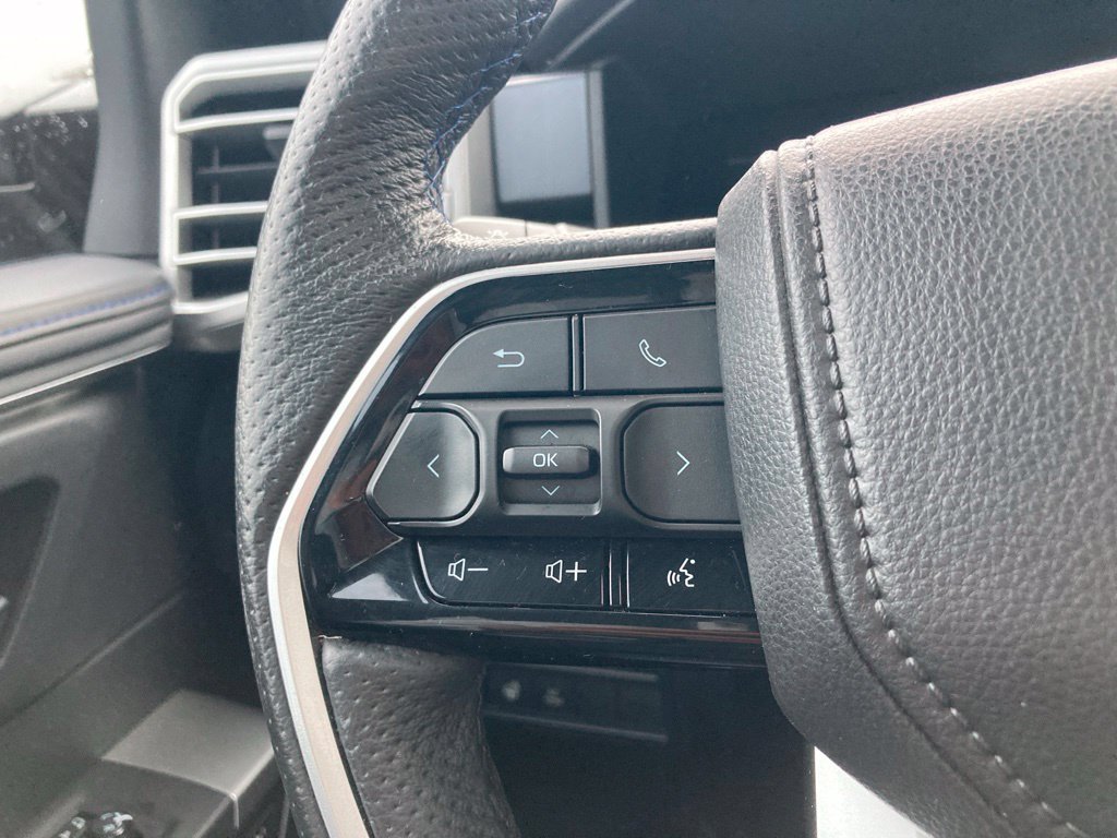 Certified 2025 Toyota Sequoia Platinum AWD/4WD image 15