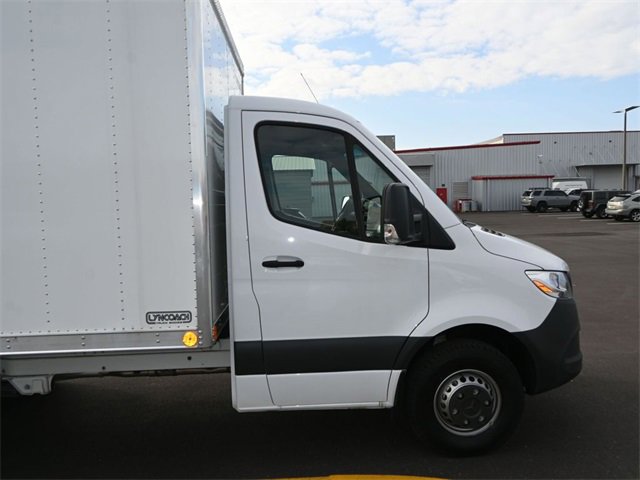 Used 2023 Mercedes-Benz Sprinter 4500 image 3