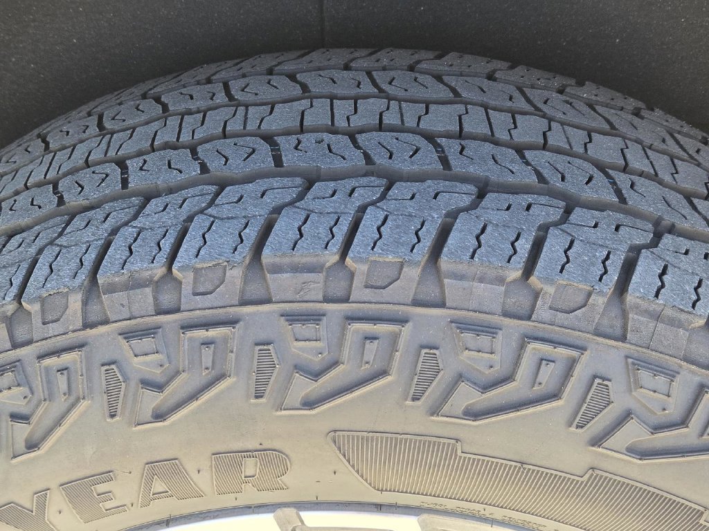 Used 2025 Chevrolet Tahoe Z71 AWD/4WD image 45