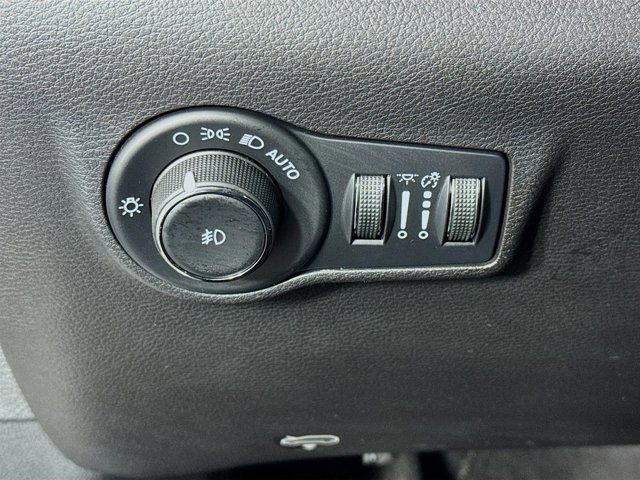 Used 2023 Jeep Compass High Altitude image 11
