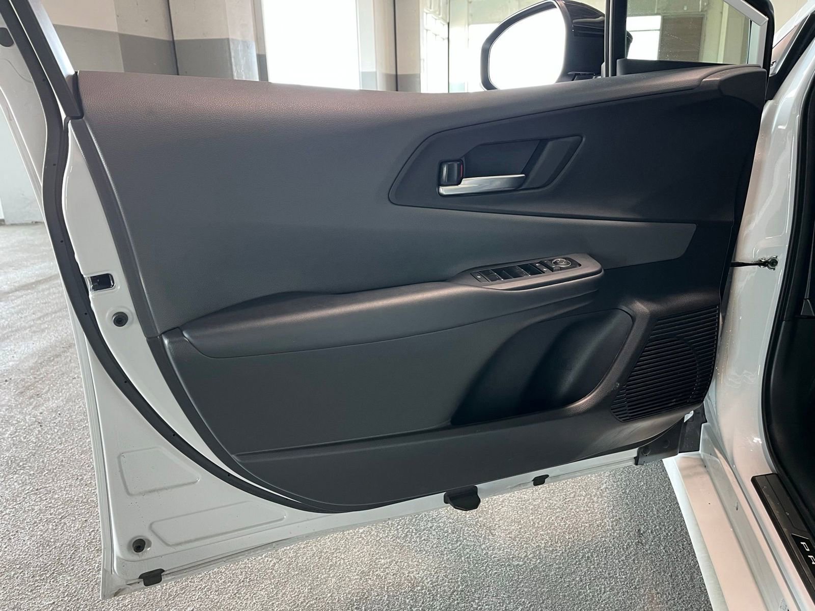Used 2026 Toyota Prius XLE FWD image 17