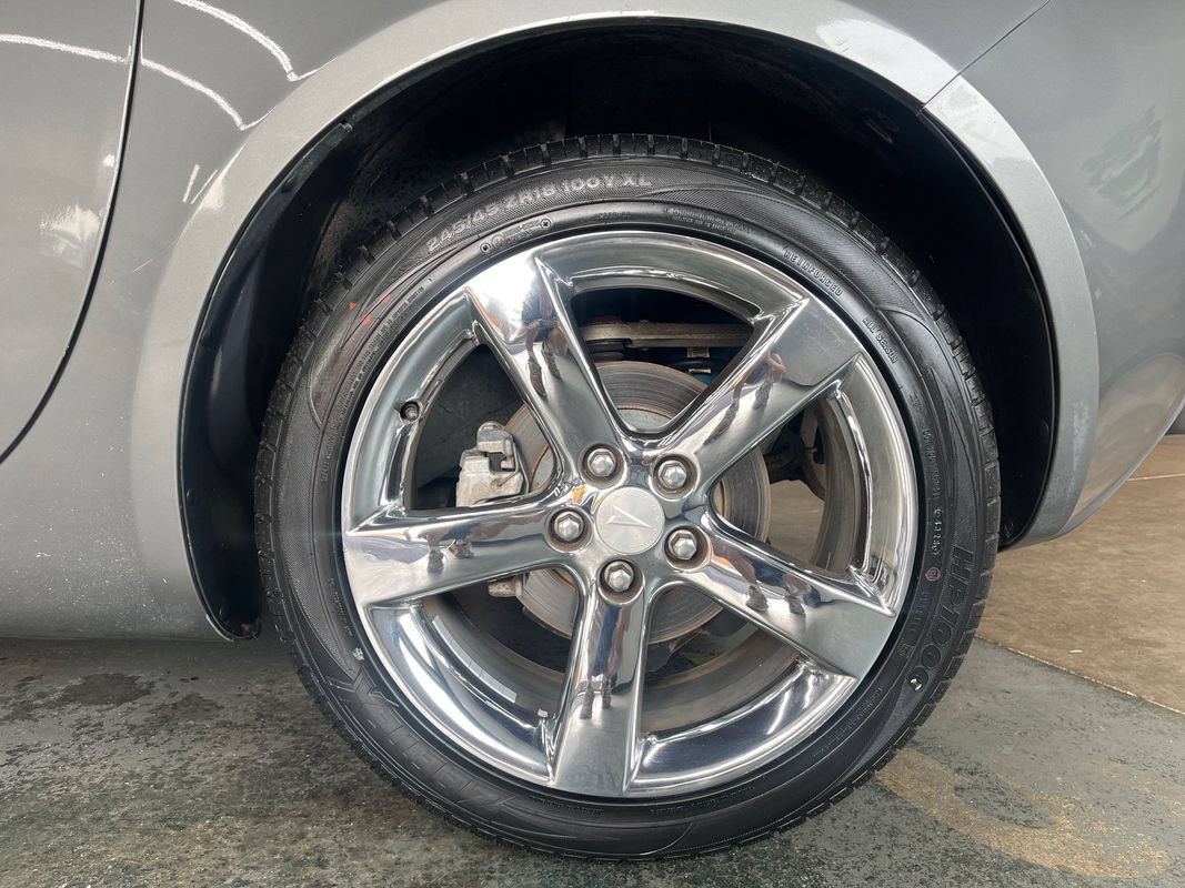 Used 2007 Pontiac Solstice Convertible w/ Premium Package RWD image 35