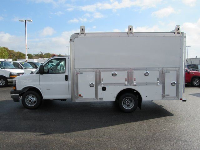New 2025 GMC Savana 3500 w/ Power Convenience Package image 2