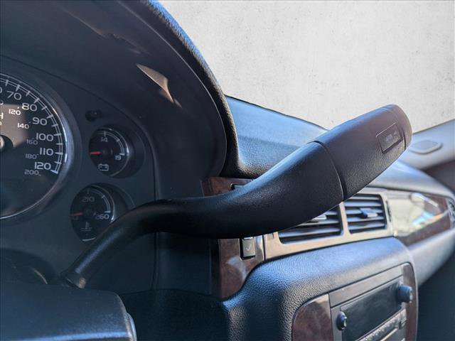 Used 2008 Chevrolet Suburban LT image 12