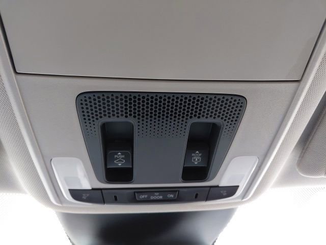 Used 2025 Honda Pilot Elite image 25