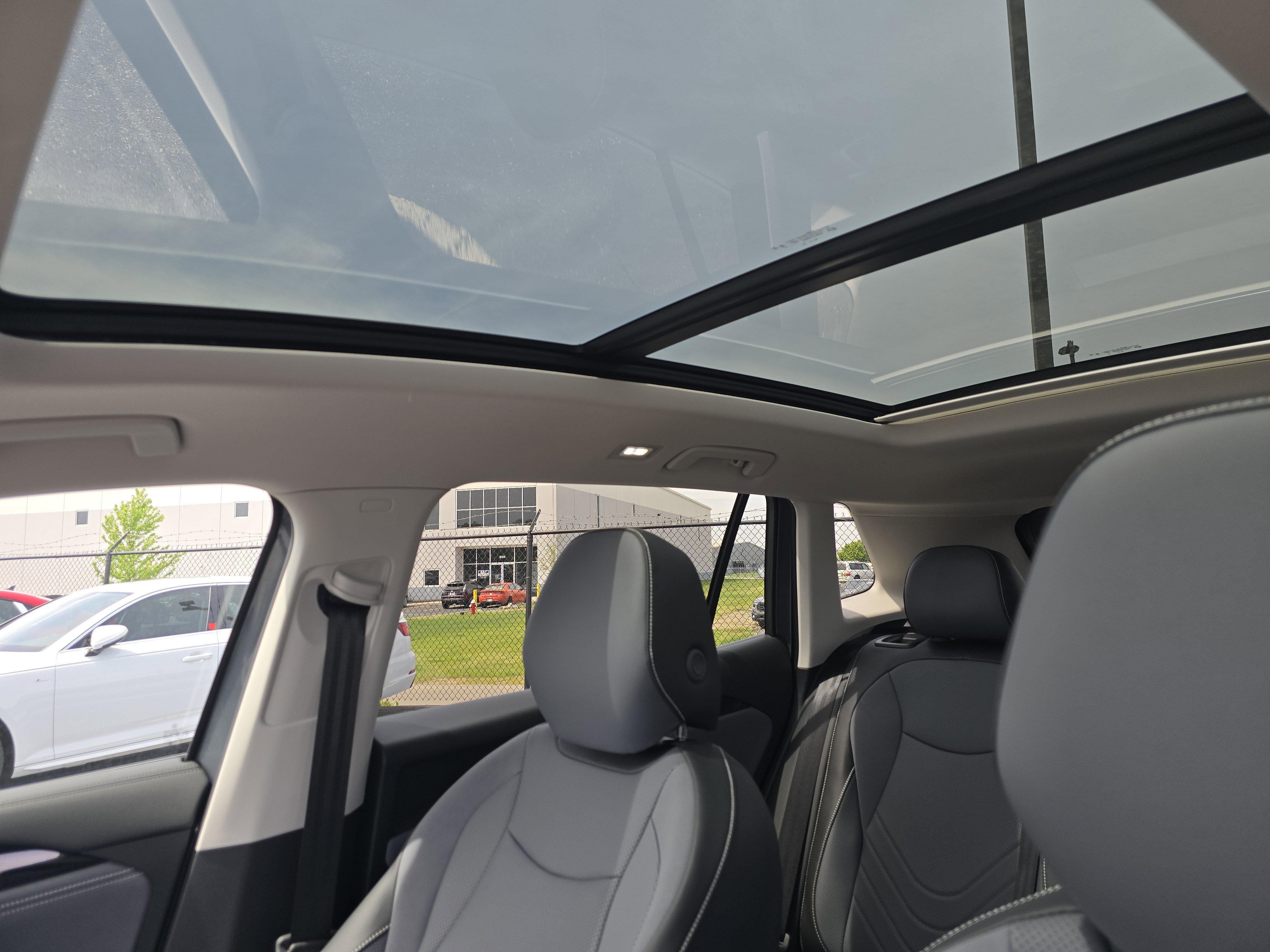 New 2026 Volkswagen Tiguan SE FWD image 9