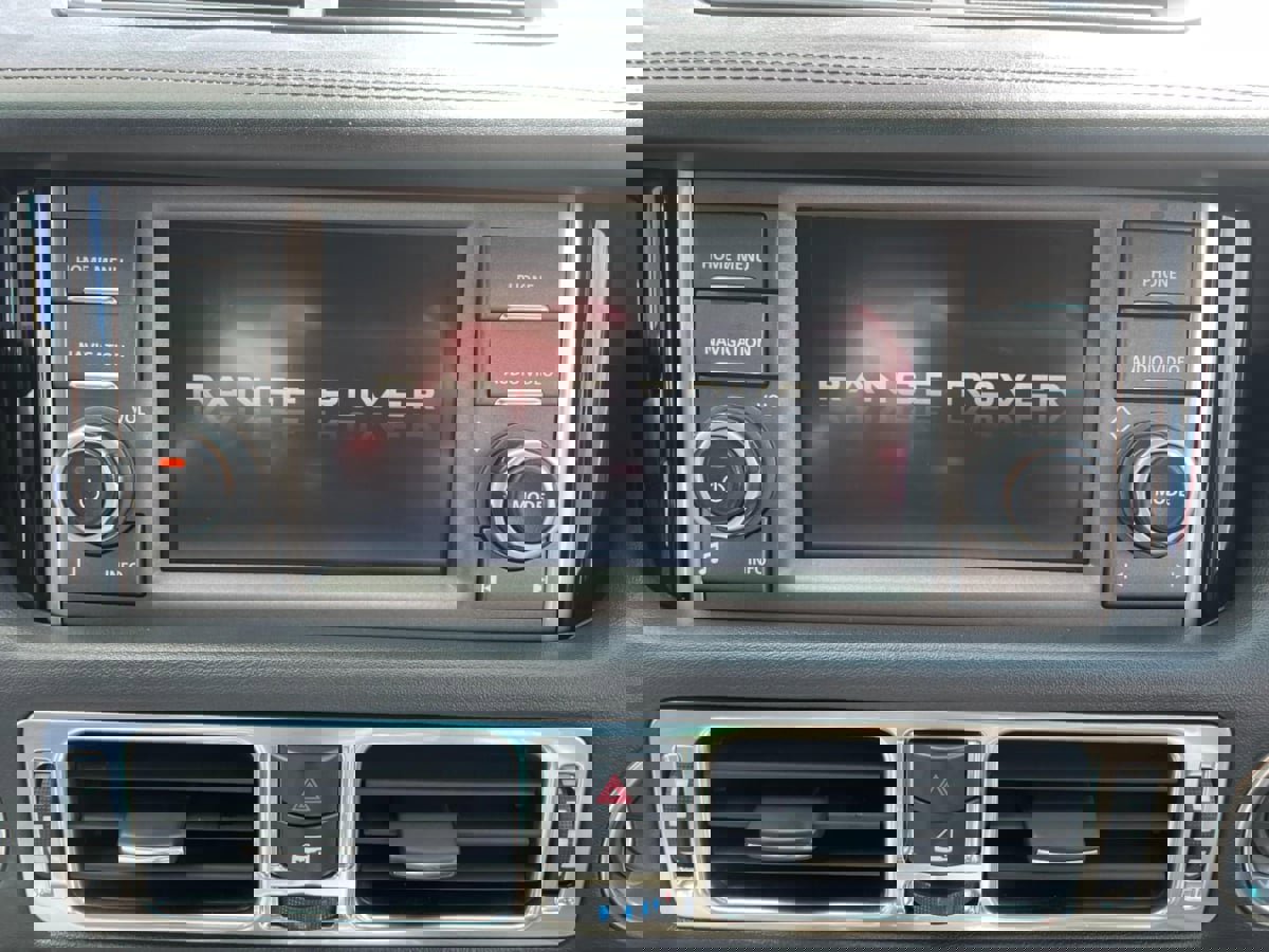 Used 2012 Land Rover Range Rover Supercharged image 18