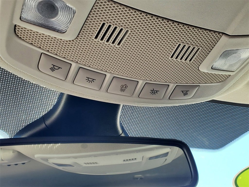 Used 2024 Ford Edge Titanium image 23