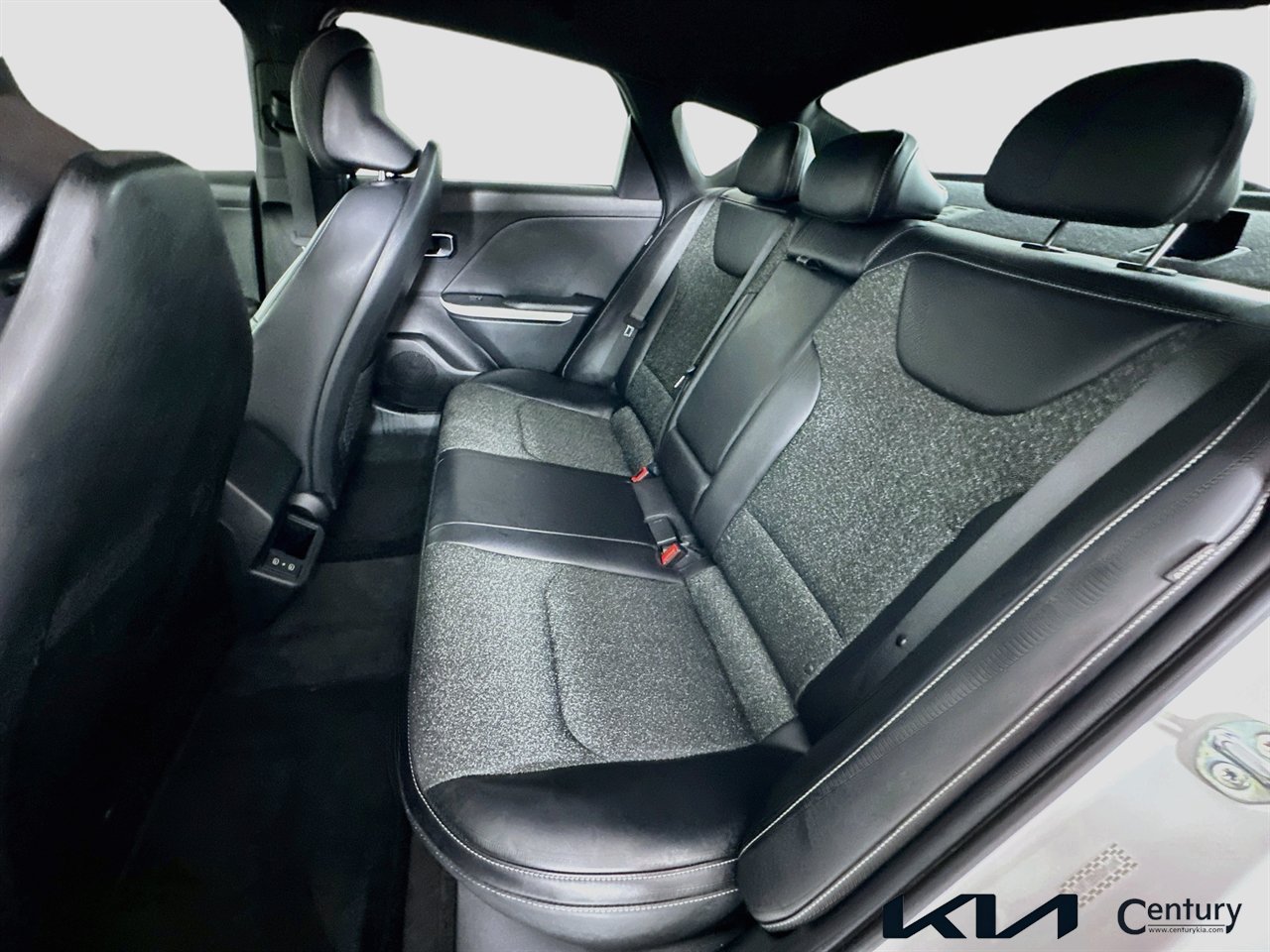 Certified 2025 Kia K4 GT-Line FWD image 23