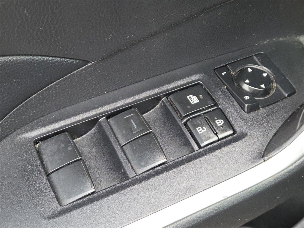 Used 2021 Toyota RAV4 LE image 28