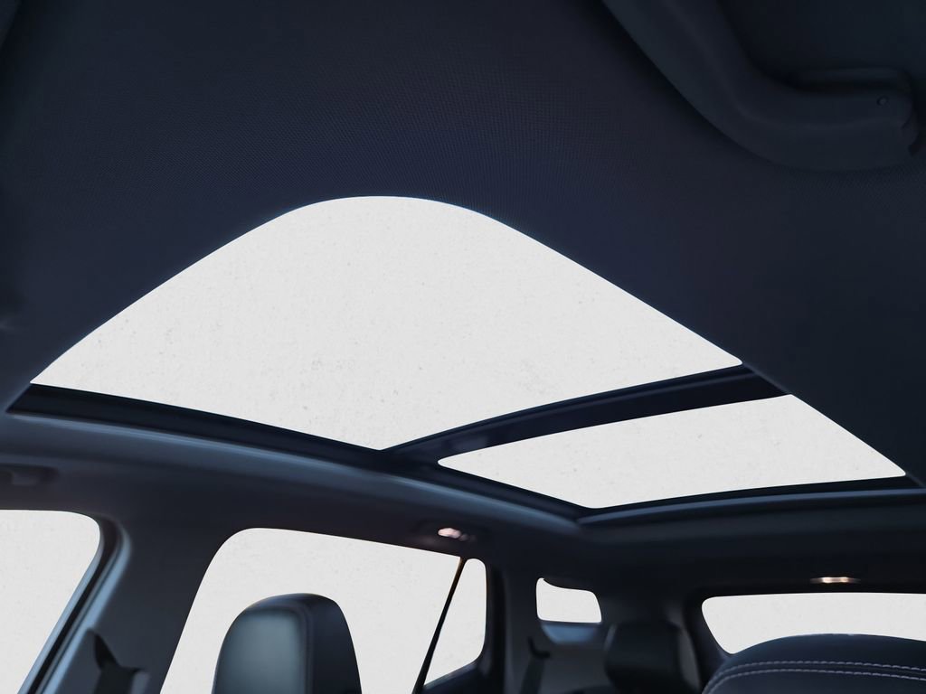 Used 2022 GMC Terrain SLT w/ Elevation Edition image 18