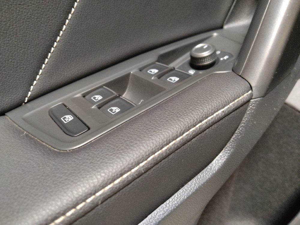 Used 2023 Volkswagen Tiguan SE R-Line FWD image 27
