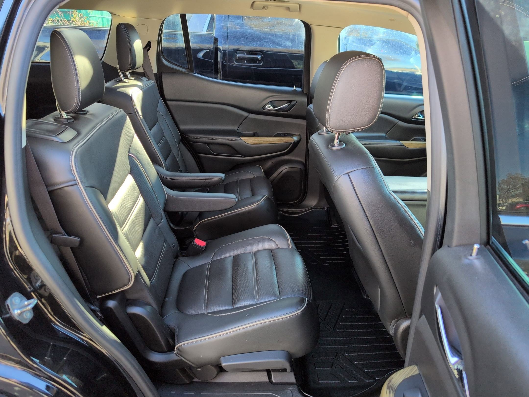 Used 2017 GMC Acadia Denali w/ Technology Package image 27