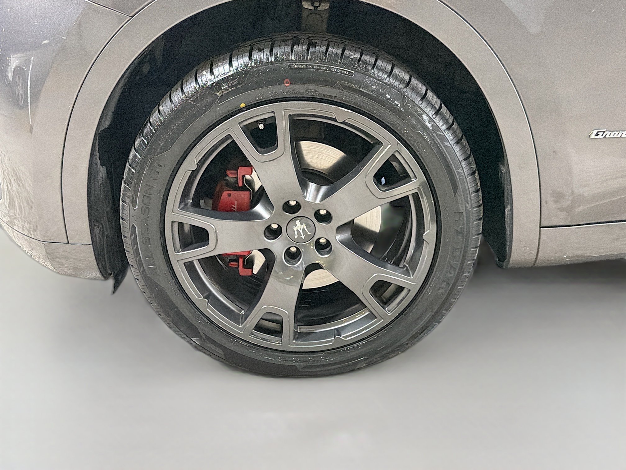 Used 2018 Maserati Levante GranLusso AWD/4WD image 41