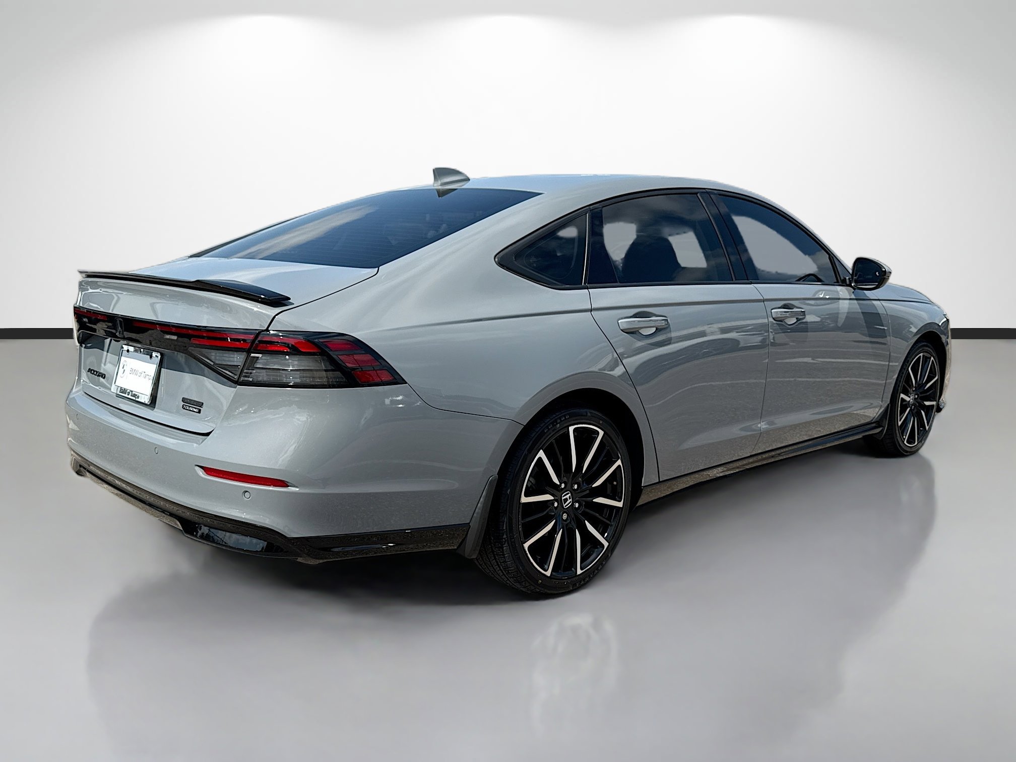 Used 2023 Honda Accord Touring image 3