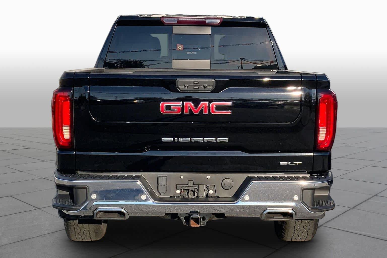 Used 2023 GMC Sierra 1500 SLT w/ SLT Premium Plus Package AWD/4WD image 5