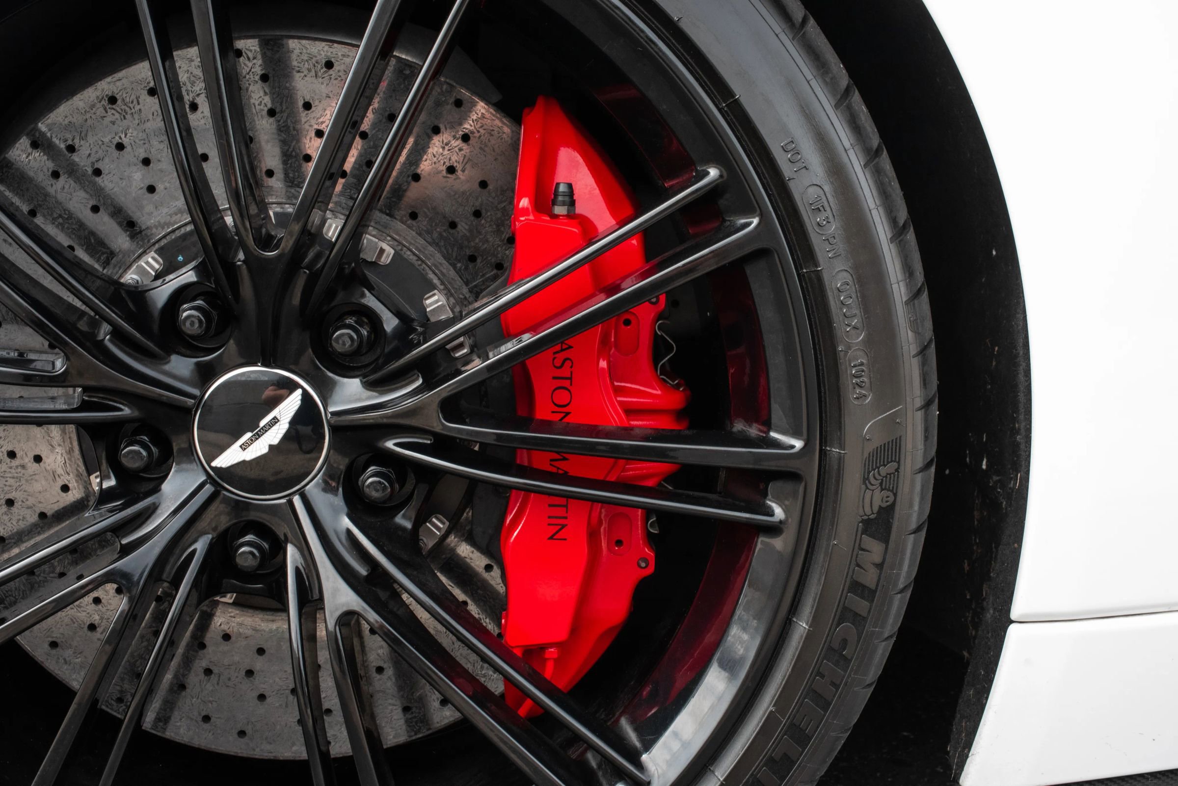 Used 2014 Aston Martin Vanquish Coupe RWD image 40