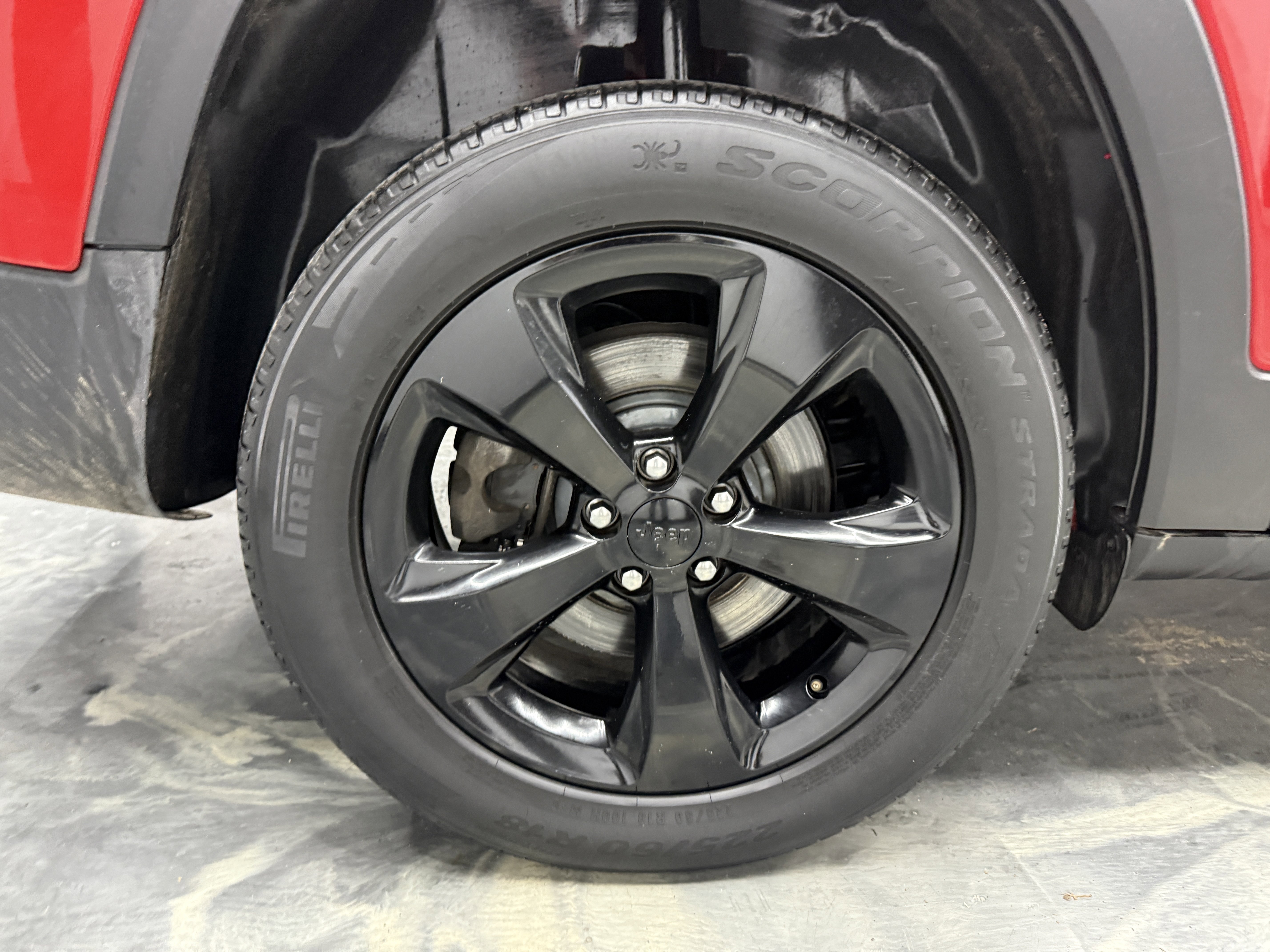 Used 2017 Jeep Cherokee High Altitude image 28