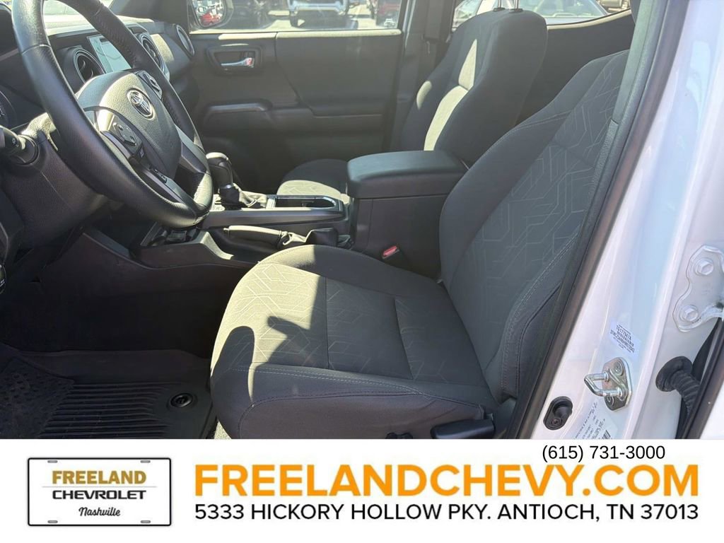 Used 2017 Toyota Tacoma TRD Sport w/ Tow Package (A/T) image 24