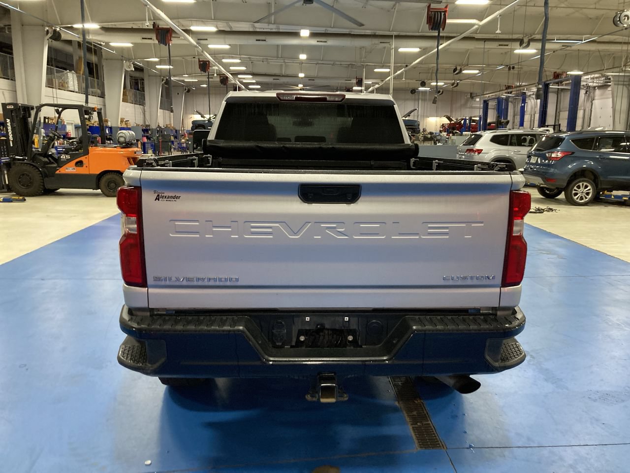 Used 2021 Chevrolet Silverado 2500 Custom w/ Custom Value Package AWD/4WD image 6