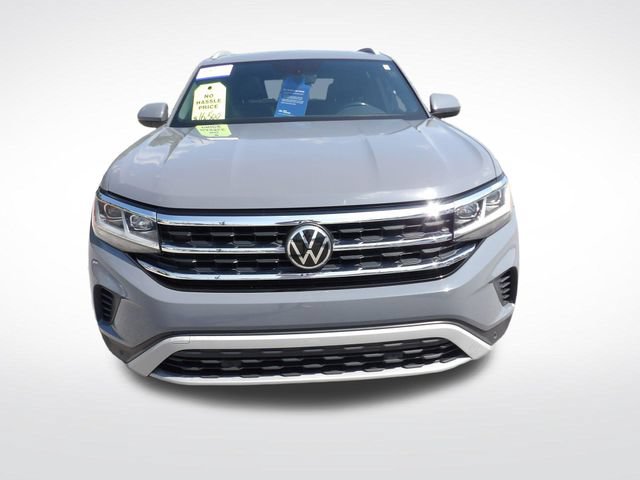 Used 2020 Volkswagen Atlas Cross Sport SE w/ Panoramic Sunroof Package FWD image 2