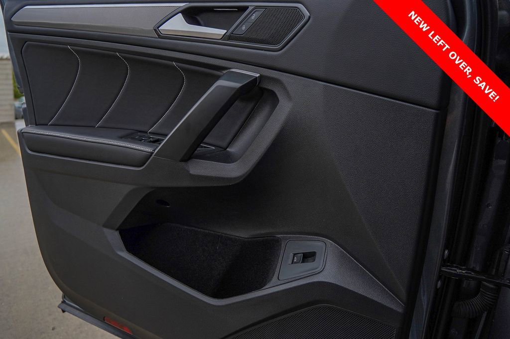 Used 2024 Volkswagen Tiguan SE R-Line image 19