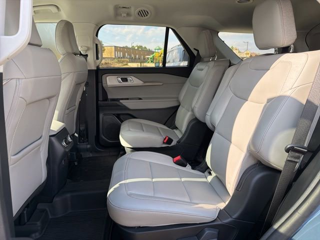 Used 2025 Ford Explorer Active w/ Active Comfort Package image 24