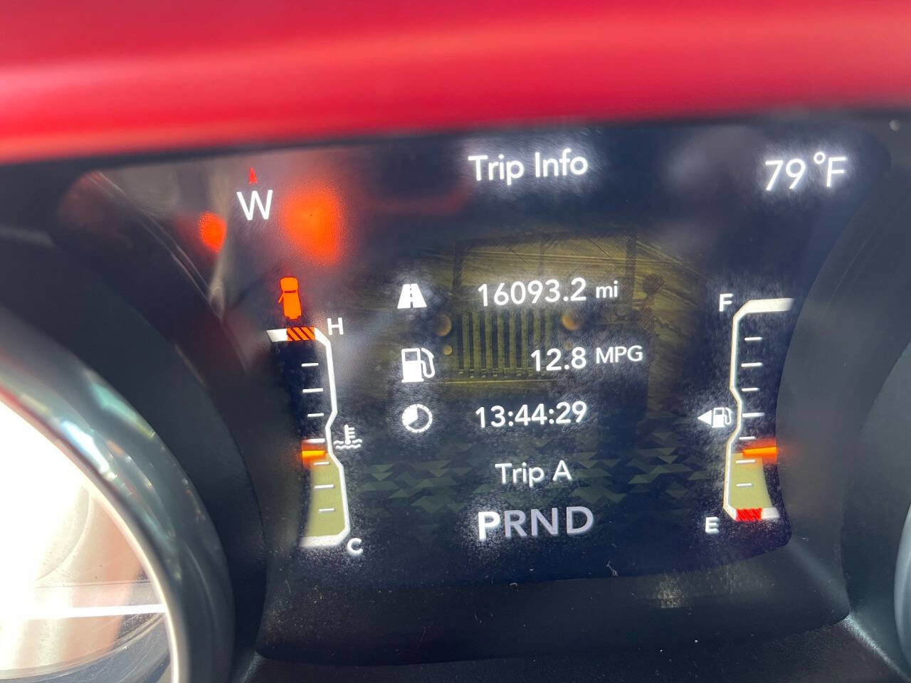 Used 2018 Jeep Wrangler Unlimited Rubicon w/ Steel Bumper Group image 13