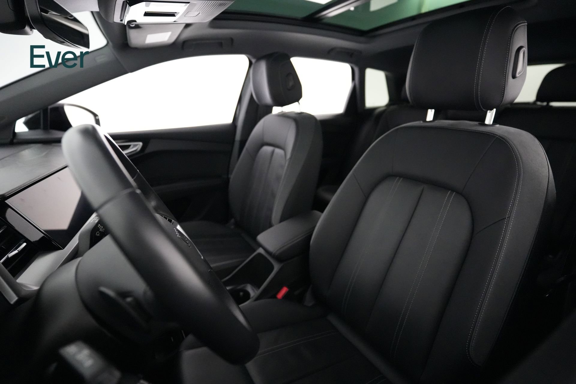 Used 2023 Audi Q4 e-tron Prestige w/ Black Optic Package image 4