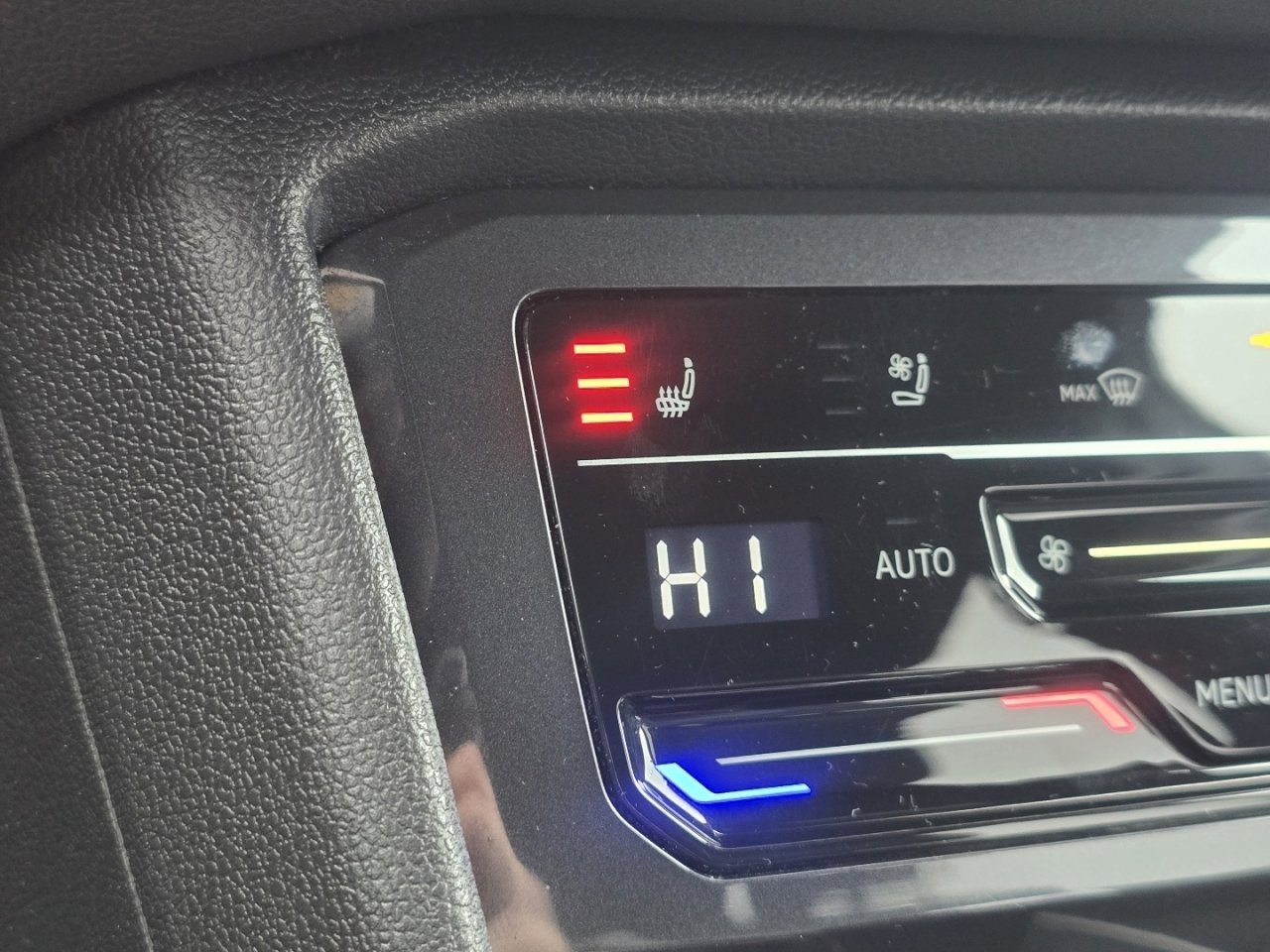 Used 2022 Volkswagen Tiguan SEL R-Line image 21