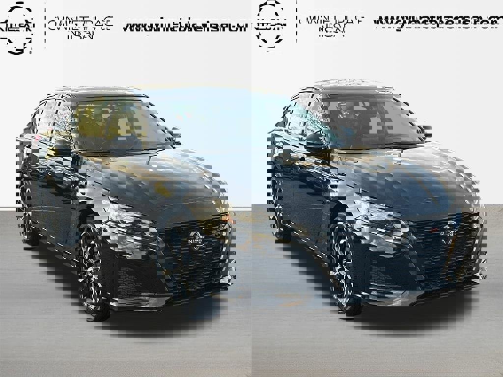 Used 2024 Nissan Altima 2.5 SR w/ SR Premium Package image 3