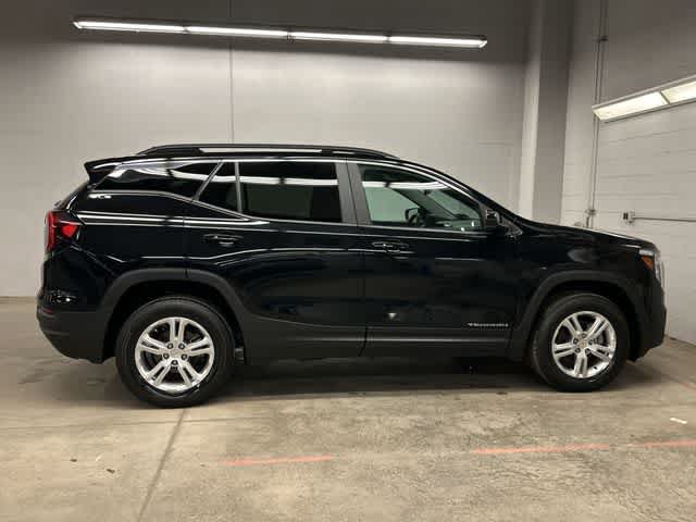 Used 2022 GMC Terrain SLE w/ Driver Convenience Package AWD/4WD image 3