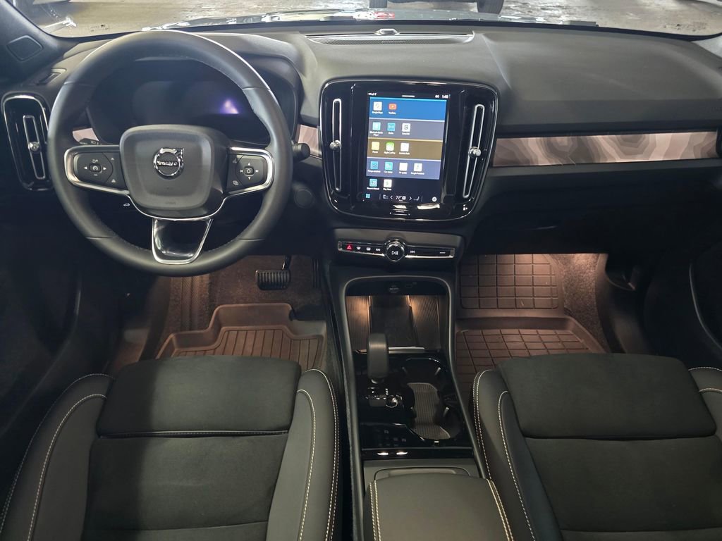 Certified 2023 Volvo C40 P8 Recharge Ultimate w/ Protection Package Premier AWD/4WD image 19