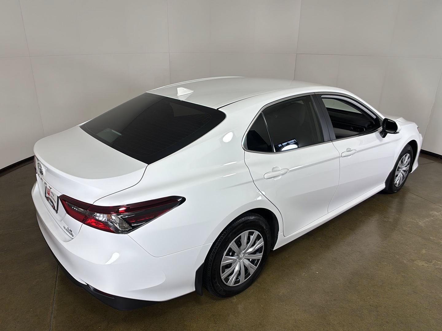 Used 2023 Toyota Camry LE FWD image 10